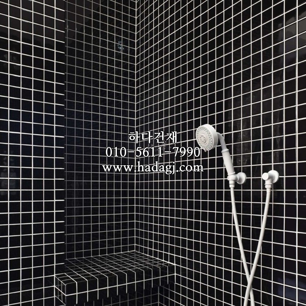 정각 모자이크타일 25x25x6T 블랙 무광 / 하다건재