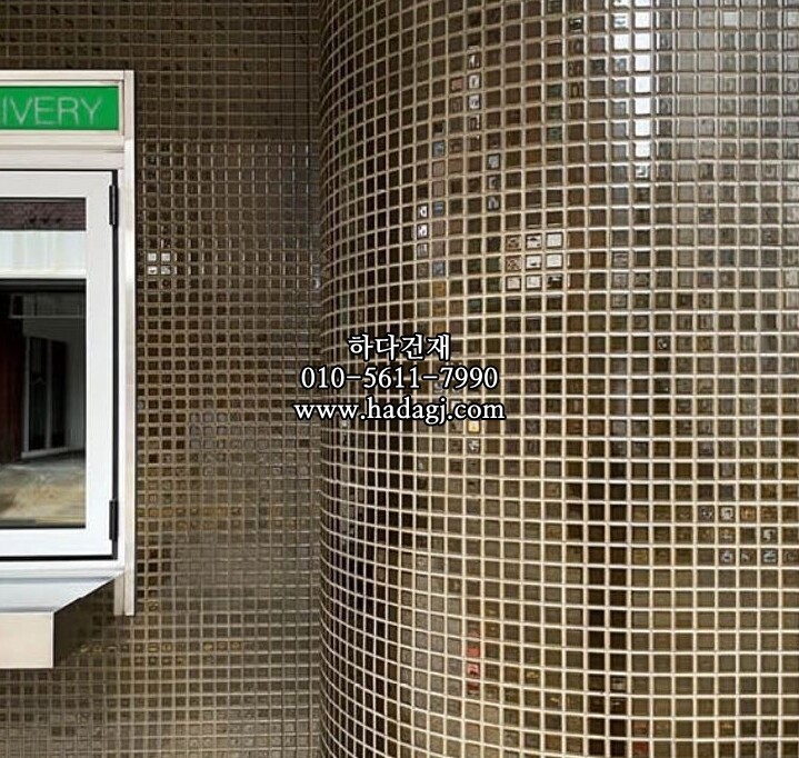 정각 모자이크타일 25x25x6T 올리브 유광 / 하다건재
