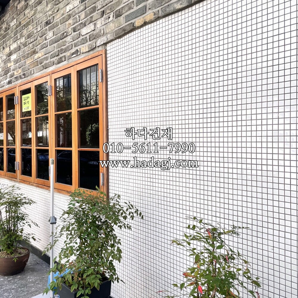 정각 모자이크타일 25x25x6T 화이트 유광 / 하다건재