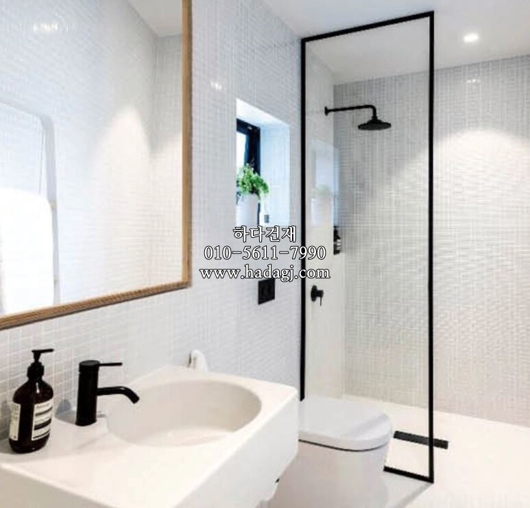 정각 모자이크타일 25x25x6T 화이트 유광 / 하다건재