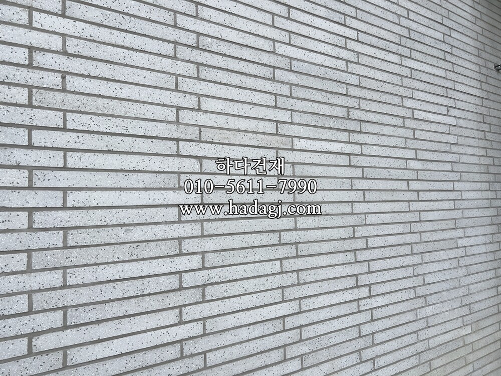 모노타일 롱브릭 490x53x17T 그레이 / 하다건재 와이드벽돌타일 시공사례