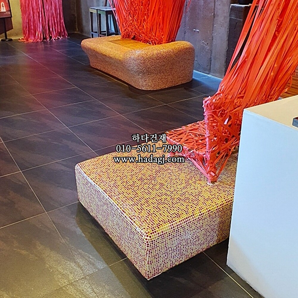 유리 모자이크타일 10x10x3T 레드 옐로우 유광 / 하다건재