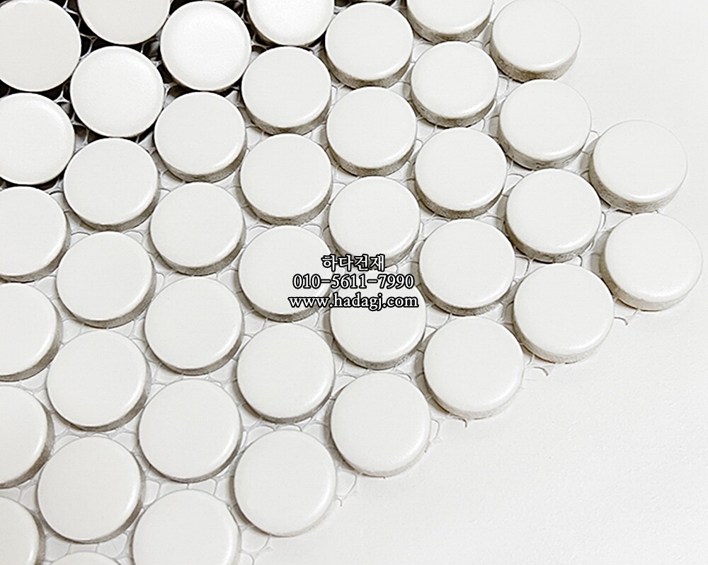 원형 모자이크타일 19x19x6T 화이트 무광 자기질타일 / 하다건재