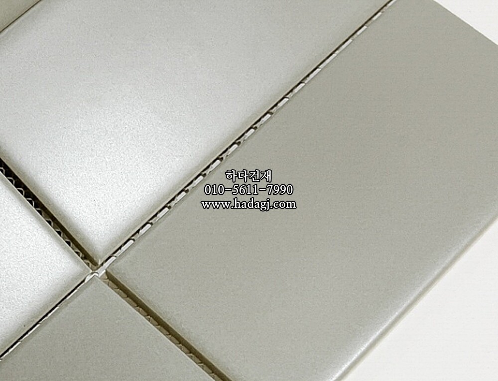 직사각 모자이크타일 68x136x7T 그레이 무광 자기질타일 / 하다건재