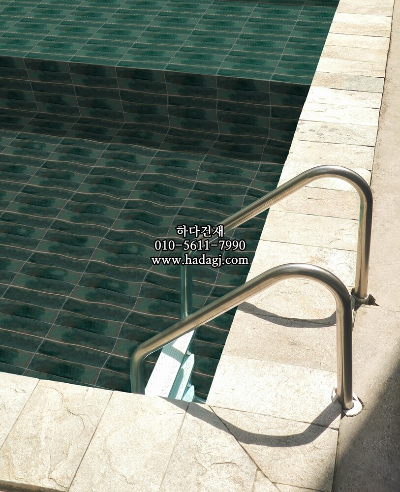 자기질타일 60x240x7.5T 빈티지그린 유광 세라믹타일 / 하다건재