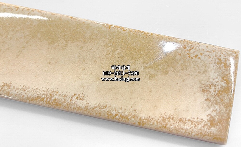 자기질타일 60x240x7.5T 빈티지아이보리 유광 세라믹타일 / 하다건재