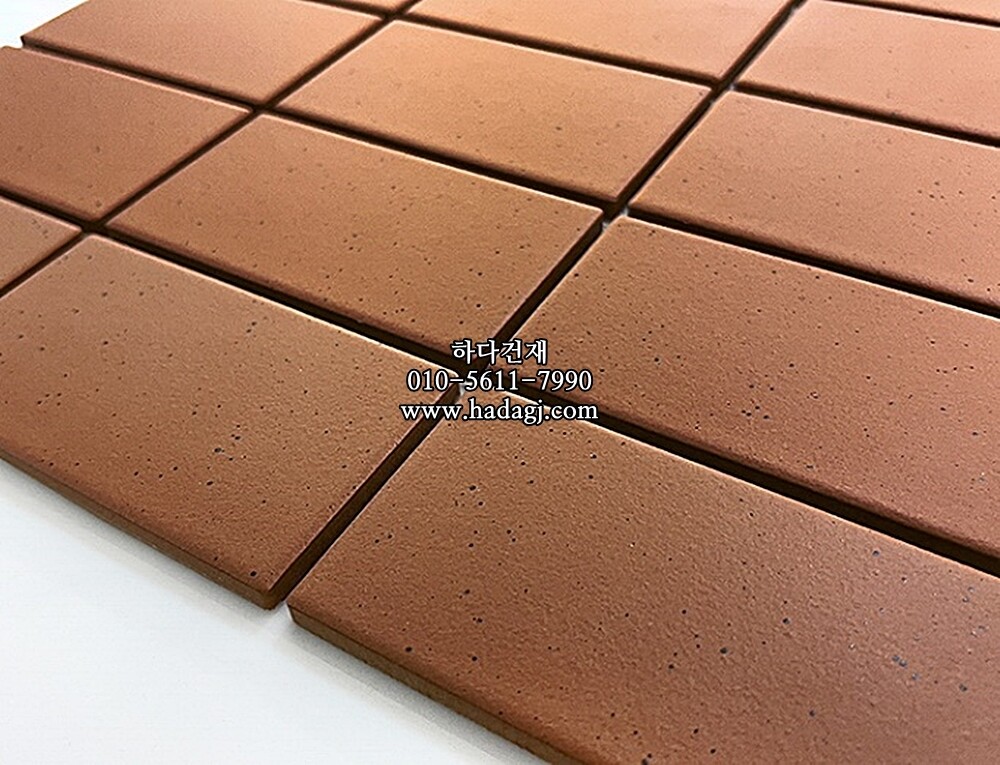 직사각 모자이크타일 60x108x7T 커피브라운 무광 자기질타일 / 하다건재