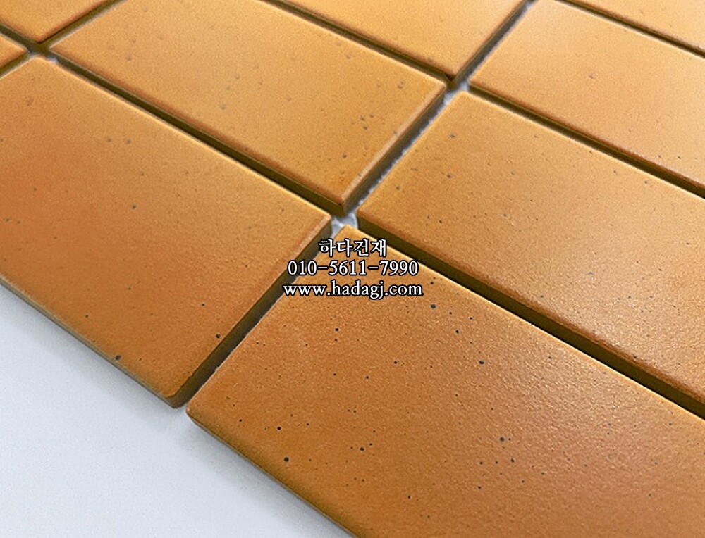 직사각 모자이크타일 60x108x7T 카라멜 무광 자기질타일 / 하다건재