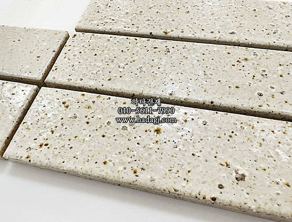 직사각 모자이크타일 47x203x10T 화이트 유광 자기질타일 HATSU / 하다건재