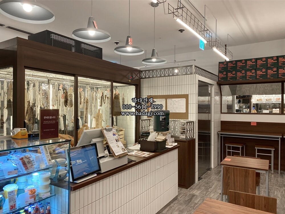 직사각 모자이크타일 45x195x7T 화이트 무광 자기질타일 / 하다건재