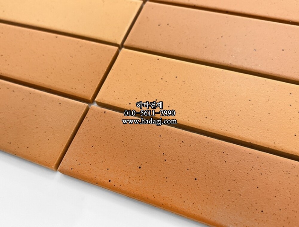 직사각 모자이크타일 45x145x7T 카라멜 브라운 무광 자기질타일 / 하다건재