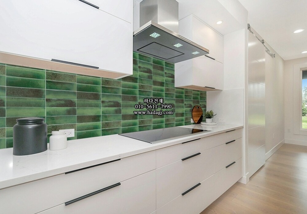 직사각 모자이크타일 45x145x7T 마운틴 그린 유광 자기질타일 MOUNTAIN / 하다건재
