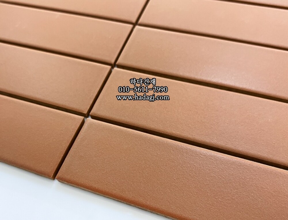 직사각 모자이크타일 45x145x7T 초코 무광 자기질타일 / 하다건재