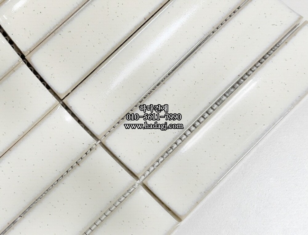 직사각 모자이크타일 32x145x8T 페퍼 화이트 유광 자기질타일 PEPPER / 하다건재