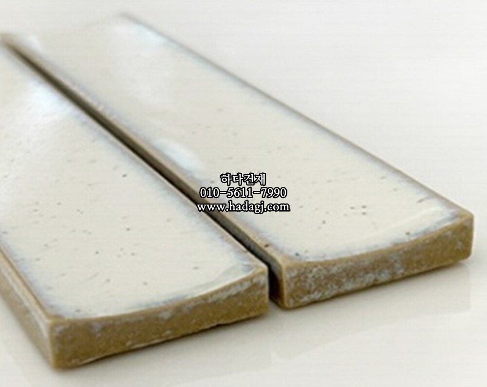 직사각 모자이크타일 32x145x8T 페퍼 화이트 유광 자기질타일 PEPPER / 하다건재