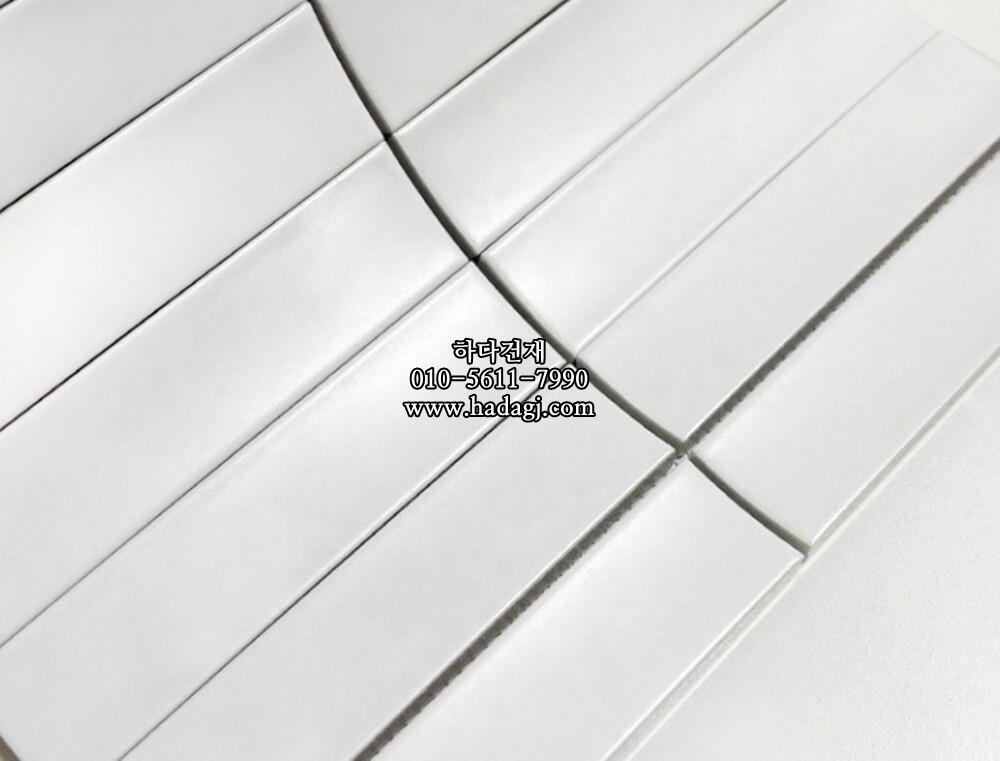 직사각 모자이크타일 32x145x8T 화이트 무광 자기질타일 / 하다건재