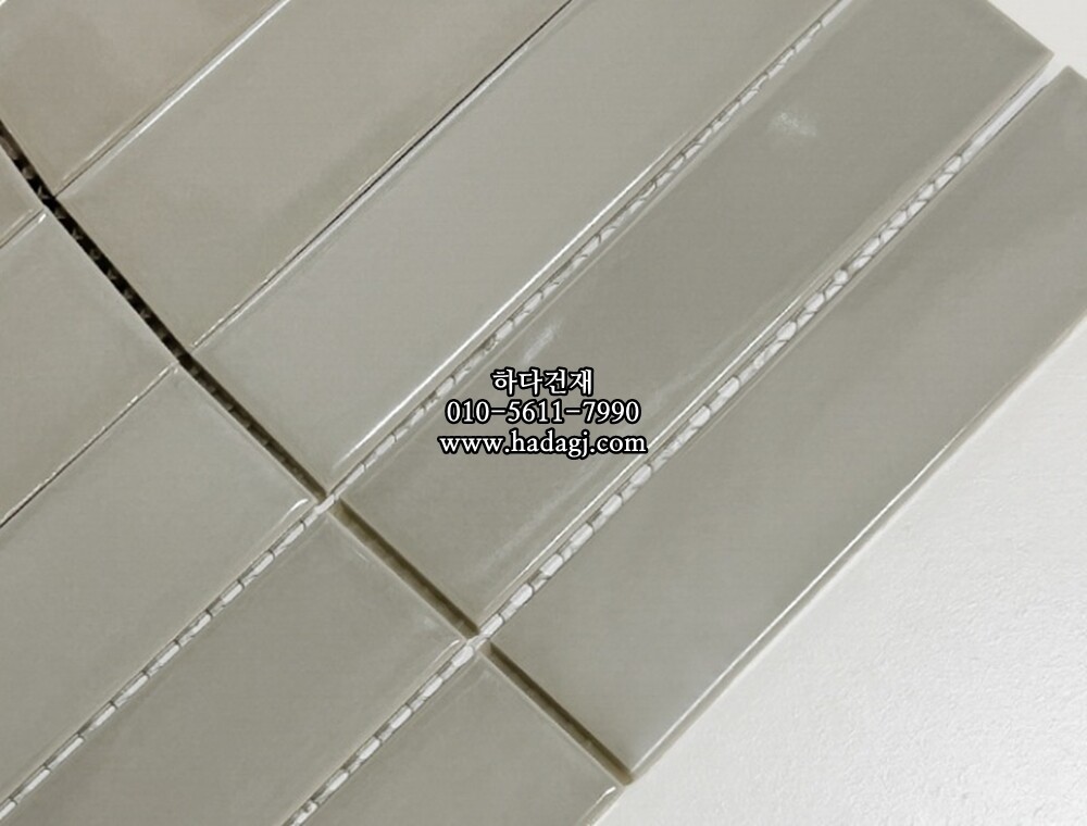 직사각 모자이크타일 32x145x7T 그레이 유광 자기질타일 / 하다건재
