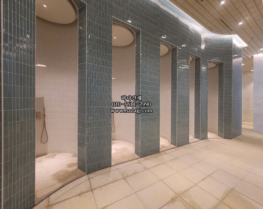 직사각 모자이크타일 32x145x7T 오팔 그린 유광 자기질타일 / 하다건재