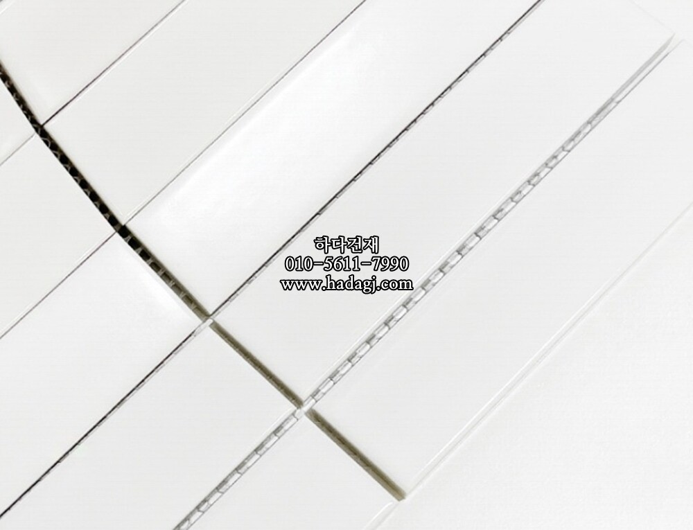 직사각 모자이크타일 32x145x7T 화이트 유광 자기질타일 / 하다건재