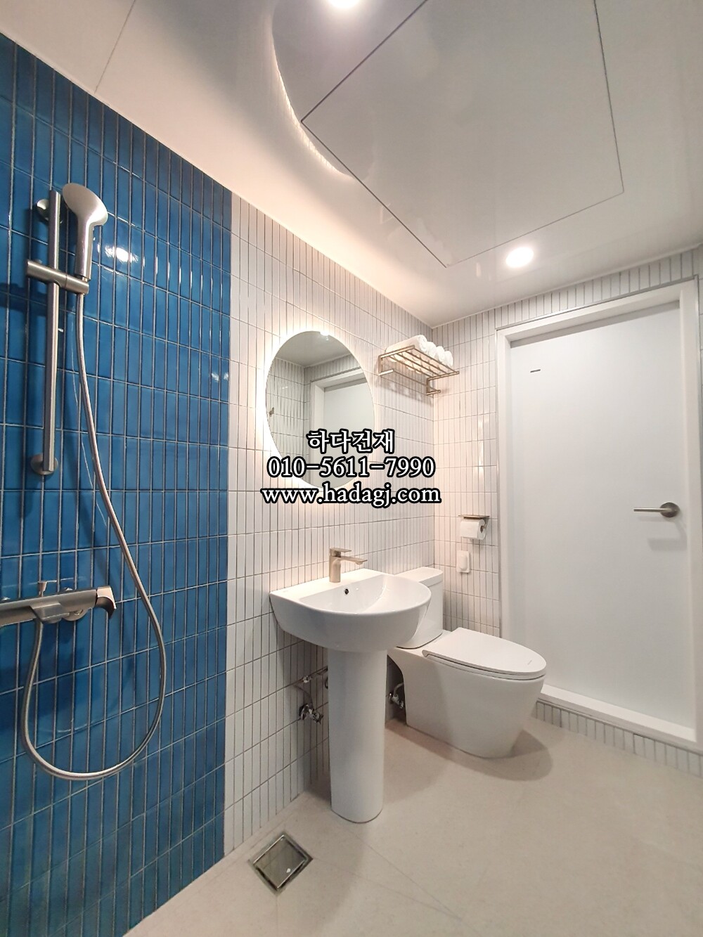 직사각 모자이크타일 32x145x7T 화이트 유광 자기질타일 / 하다건재