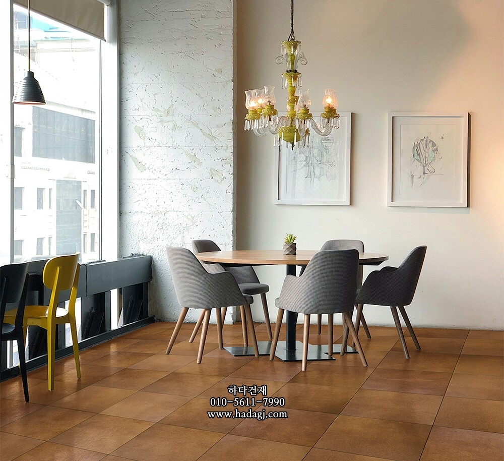 자기질타일 200x200x9T 테라코타 무광 정사각 / 하다건재