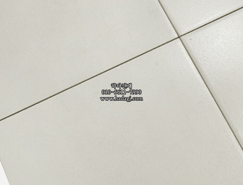 자기질타일 200x200x9T 화이트 무광 정사각 / 하다건재