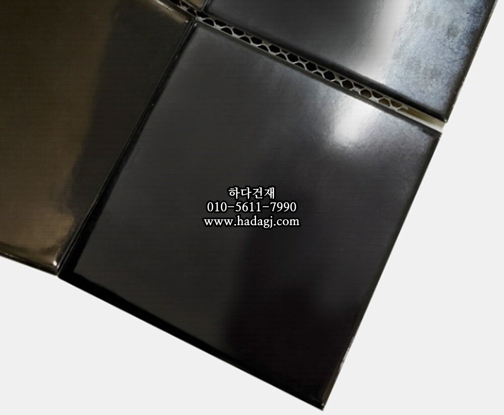 정사각 모자이크타일 97x97x6T 블랙 유광 자기질타일 / 하다건재
