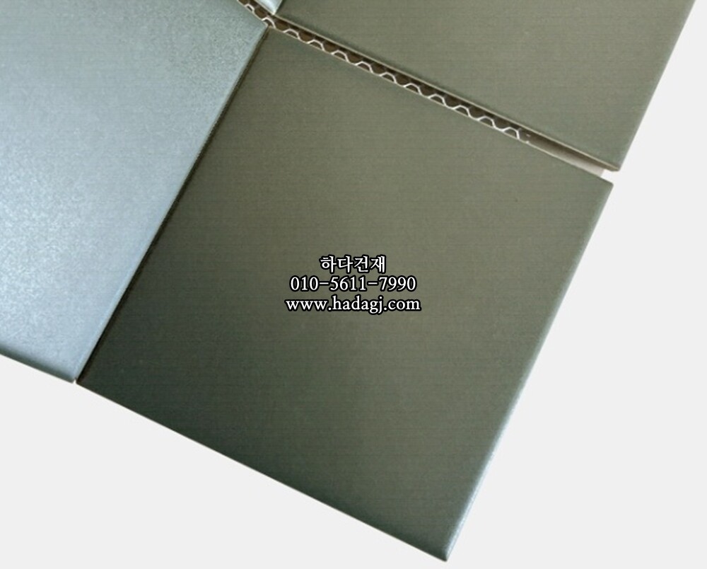 정사각 모자이크타일 97x97x6T 정글 그린 무광 자기질타일 / 하다건재