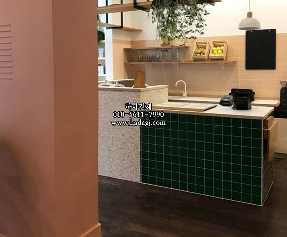 정사각 모자이크타일 97x97x6T 그린 유광 자기질타일 / 하다건재