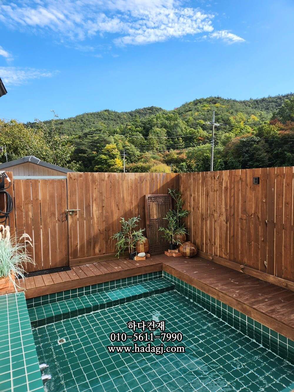 정사각 모자이크타일 97x97x6T 그린 무광 자기질타일 / 하다건재