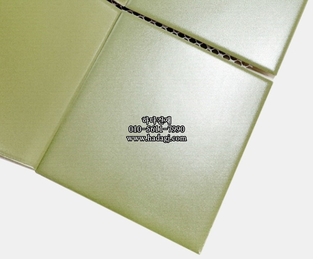 정사각 모자이크타일 97x97x6T 올리브 그린 무광 자기질타일 / 하다건재