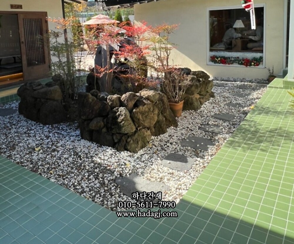 정사각 모자이크타일 97x97x6T 올리브 그린 무광 자기질타일 / 하다건재