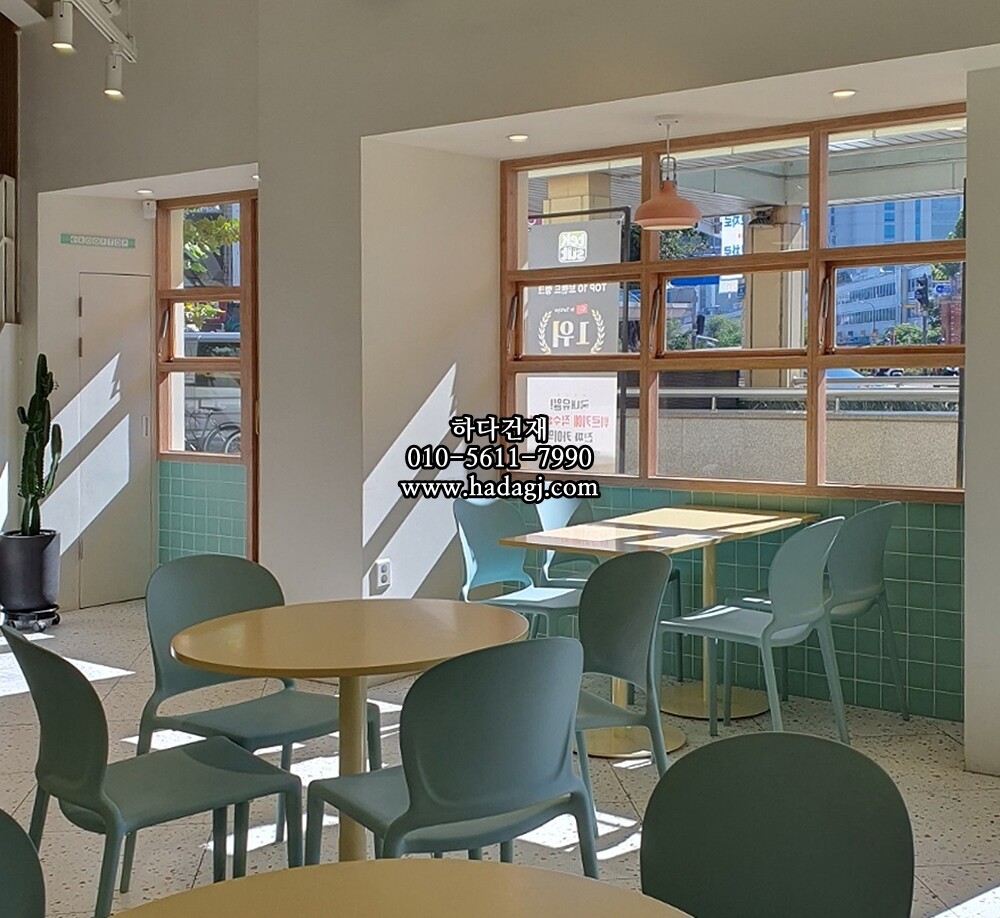 정사각 모자이크타일 97x97x6T 배민 그린 무광 자기질타일 / 하다건재