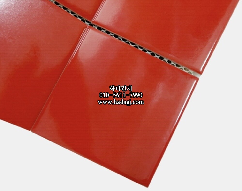 정사각 모자이크타일 97x97x6T 레드 유광 자기질타일 / 하다건재