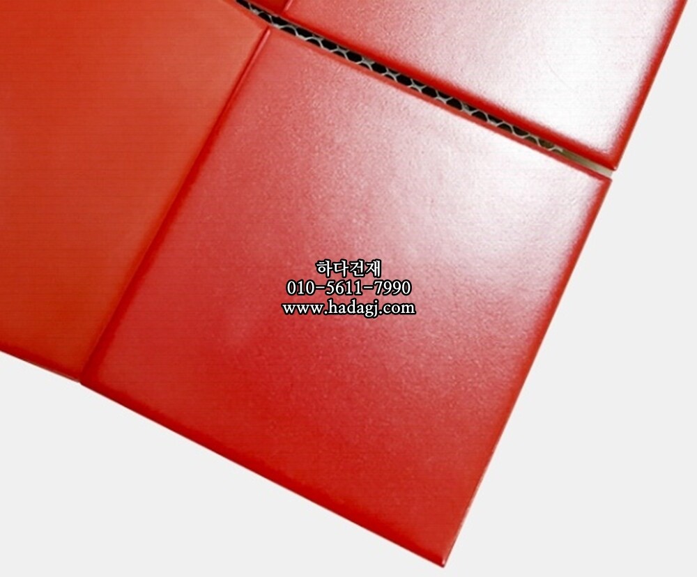 정사각 모자이크타일 97x97x6T 레드 무광 자기질타일 / 하다건재