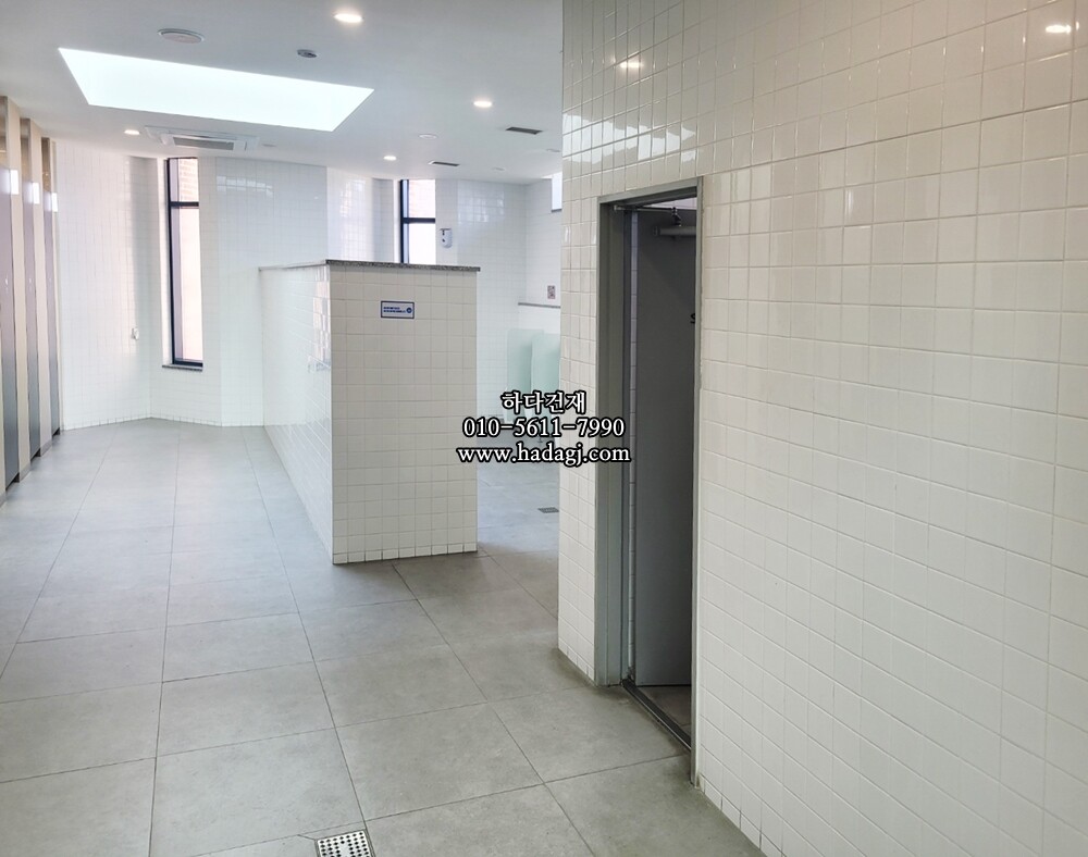 정사각 모자이크타일 97x97x6T 화이트 유광 자기질타일 / 하다건재