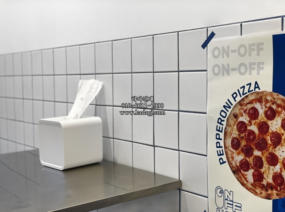 정사각 모자이크타일 97x97x6T 화이트 무광 자기질타일 / 하다건재