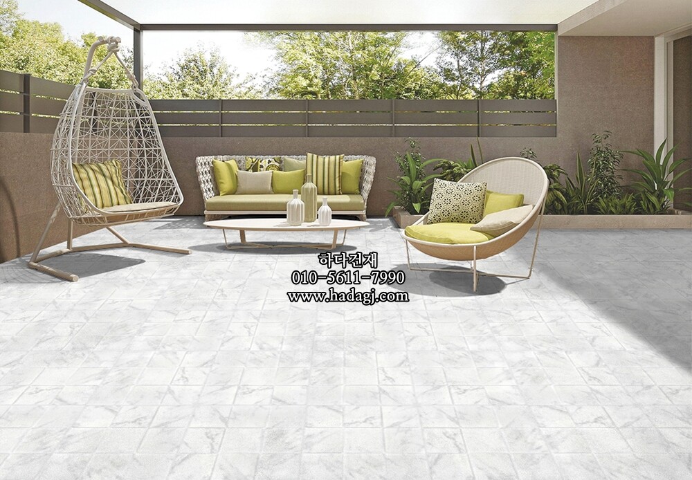 패턴 정사각 모자이크타일 97x97x6T 카라라 화이트 무광 자기질타일 CARRARA / 하다건재