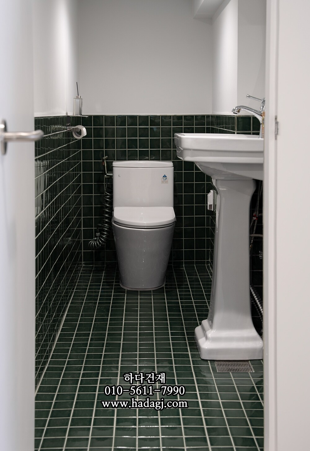 정사각 모자이크타일 73x73x7T 쑥 그린 유광 자기질타일 / 하다건재