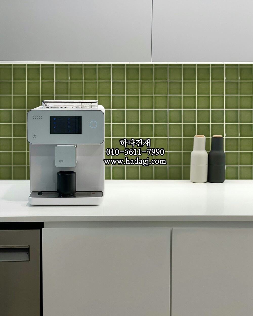 정사각 모자이크타일 73x73x7T 키위 그린 유광 자기질타일 / 하다건재