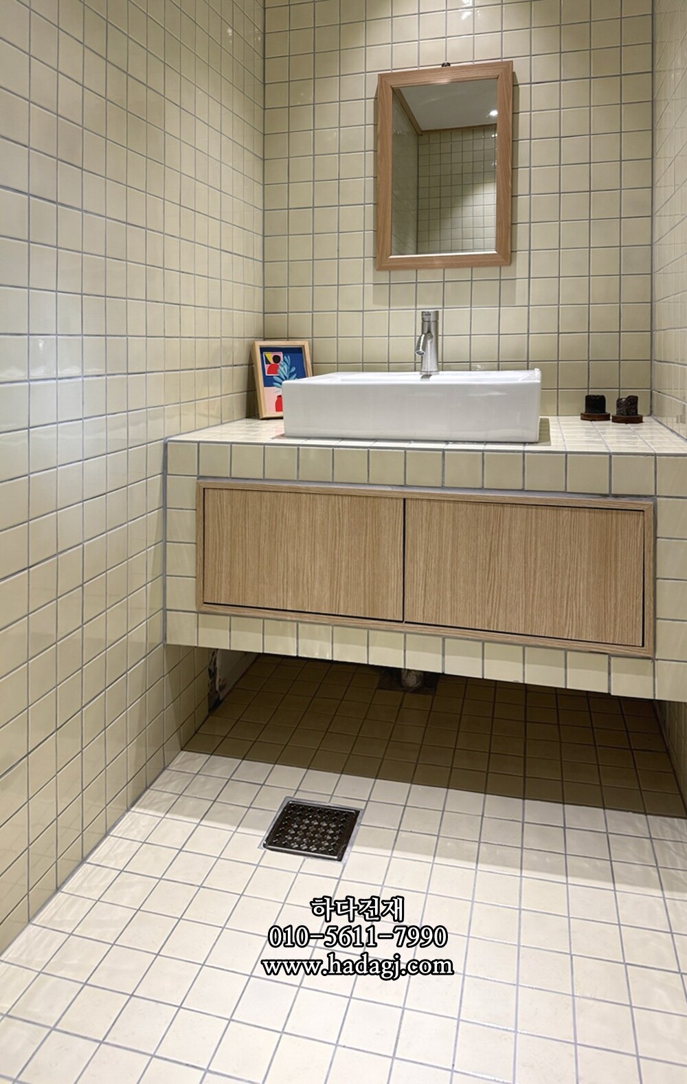 정사각 모자이크타일 73x73x7T 라떼 아이보리 유광 자기질타일 / 하다건재