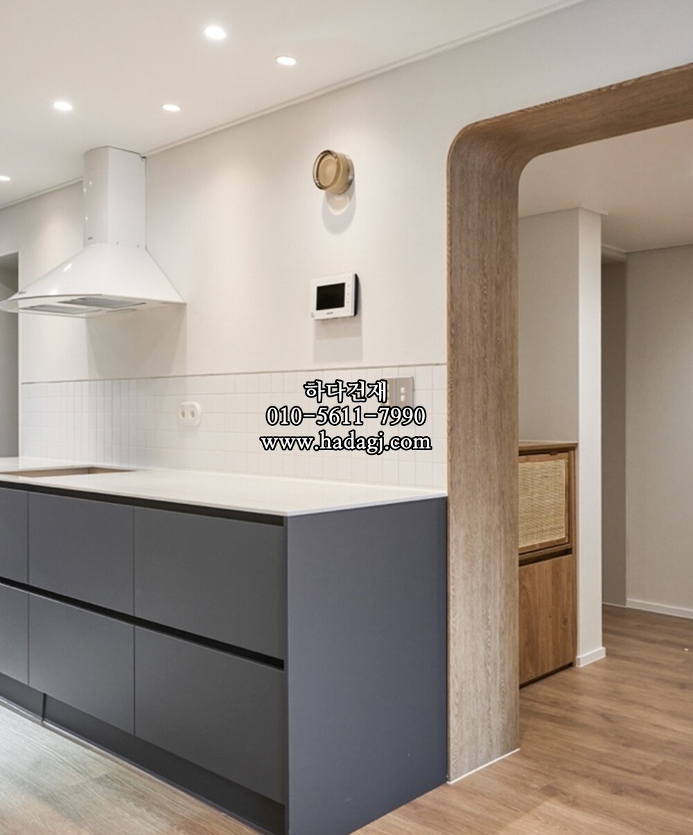 정사각 모자이크타일 73x73x7T 화이트 무광 자기질타일 / 하다건재