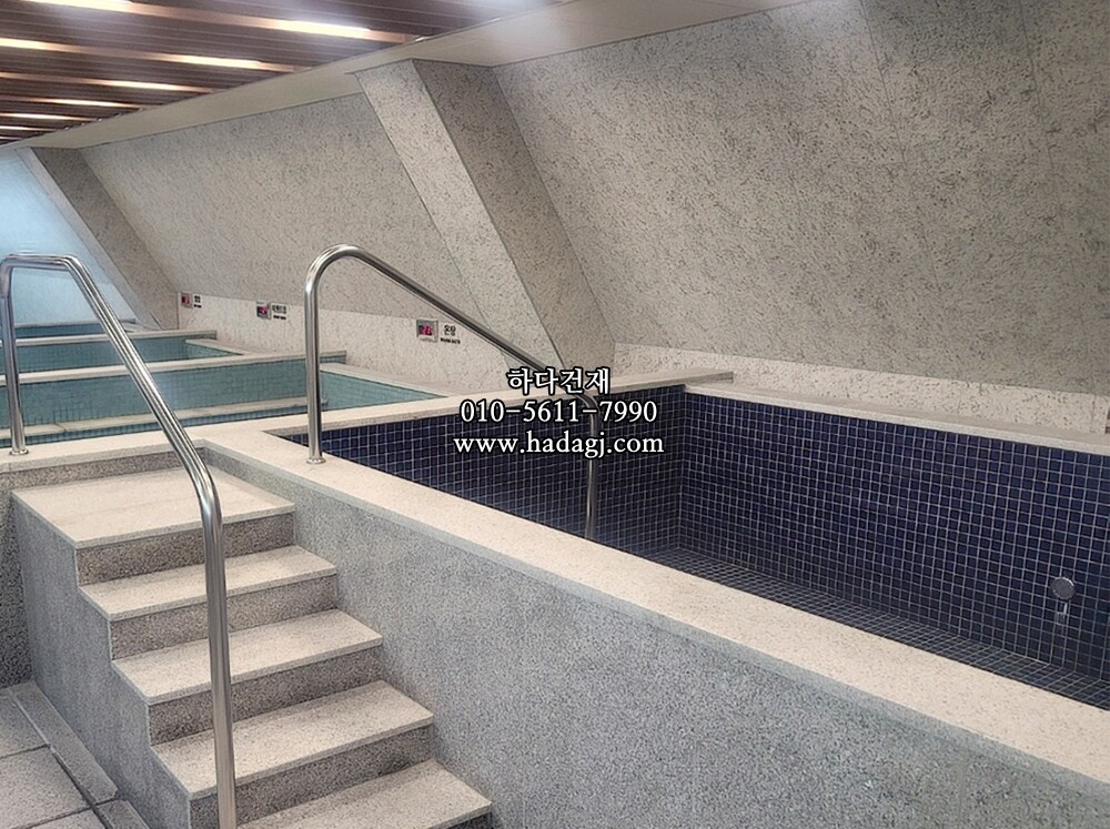 정사각 모자이크타일 48x48x6T 퍼플 유광 자기질타일 / 하다건재