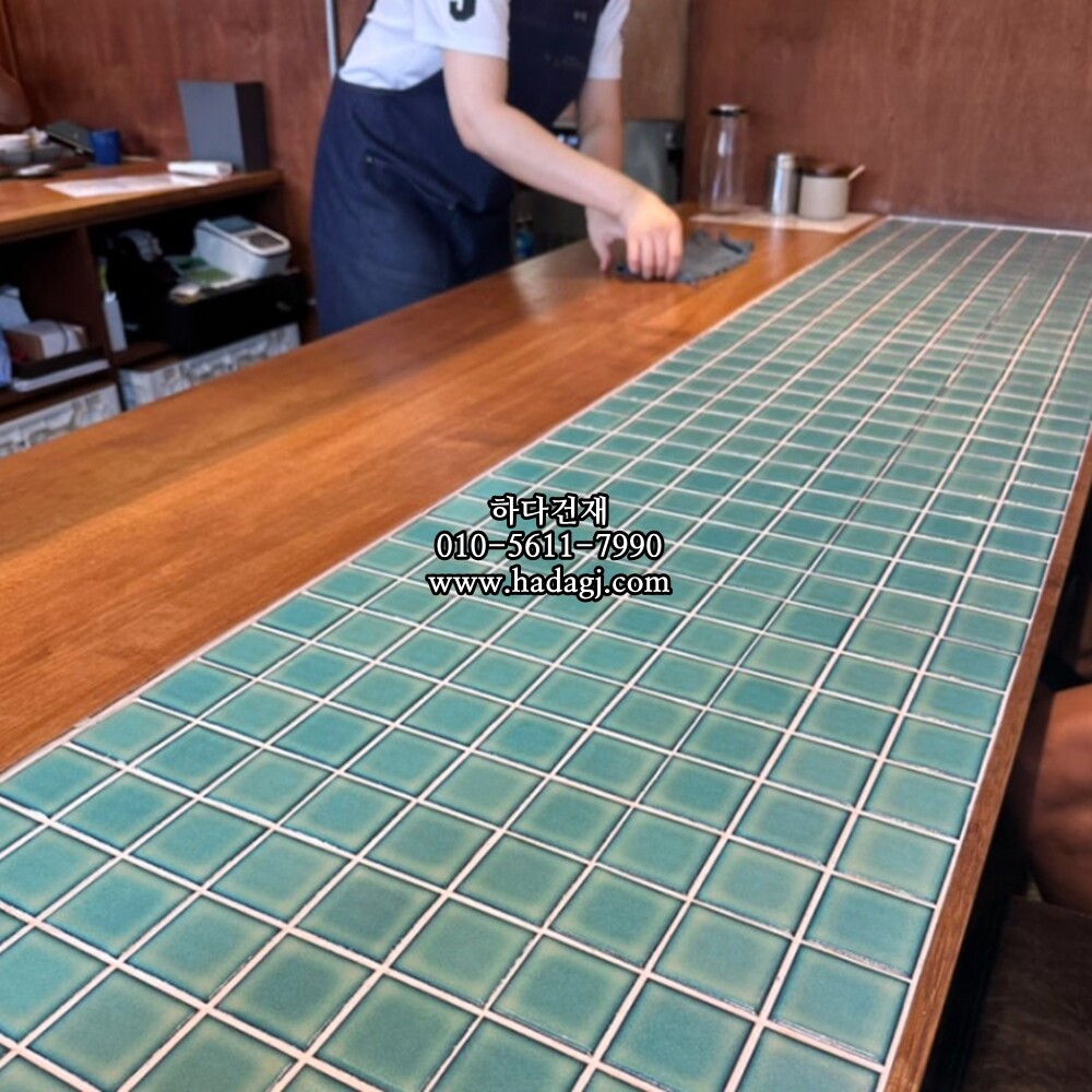 정사각 모자이크타일 48x48x6T 오팔 그린 유광 자기질타일 / 하다건재