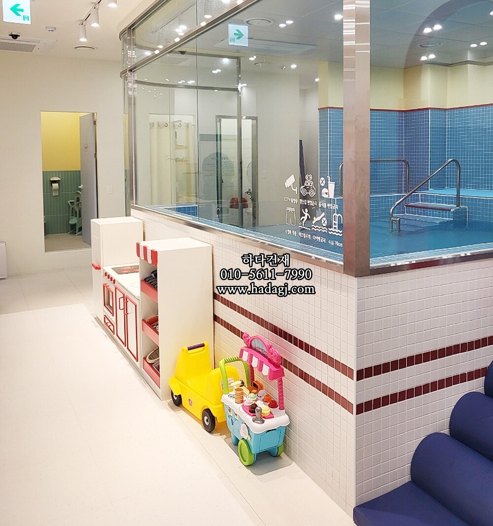 정사각 모자이크타일 48x48x6T 레드 무광 자기질타일 / 하다건재