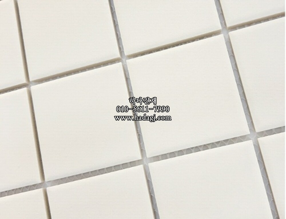 정사각 모자이크타일 48x48x6T 화이트 풀바디 무광 자기질타일 / 하다건재