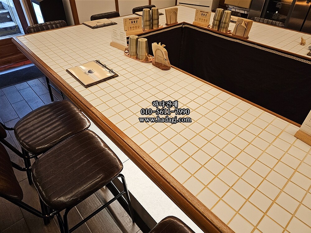 정사각 모자이크타일 48x48x6T 화이트 무광 자기질타일 / 하다건재