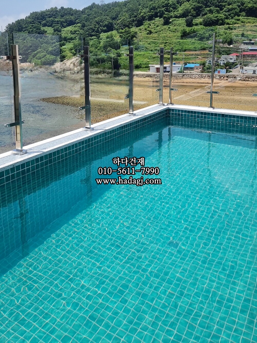 정사각 모자이크타일 48x48x5.5T 몰디브 그린 유광 자기질타일 MALDIVES / 하다건재