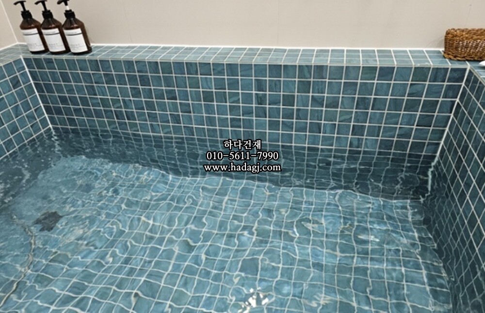 정사각 모자이크타일 48x48x5.5T 하와이 블루 유광 자기질타일 HAWAII / 하다건재