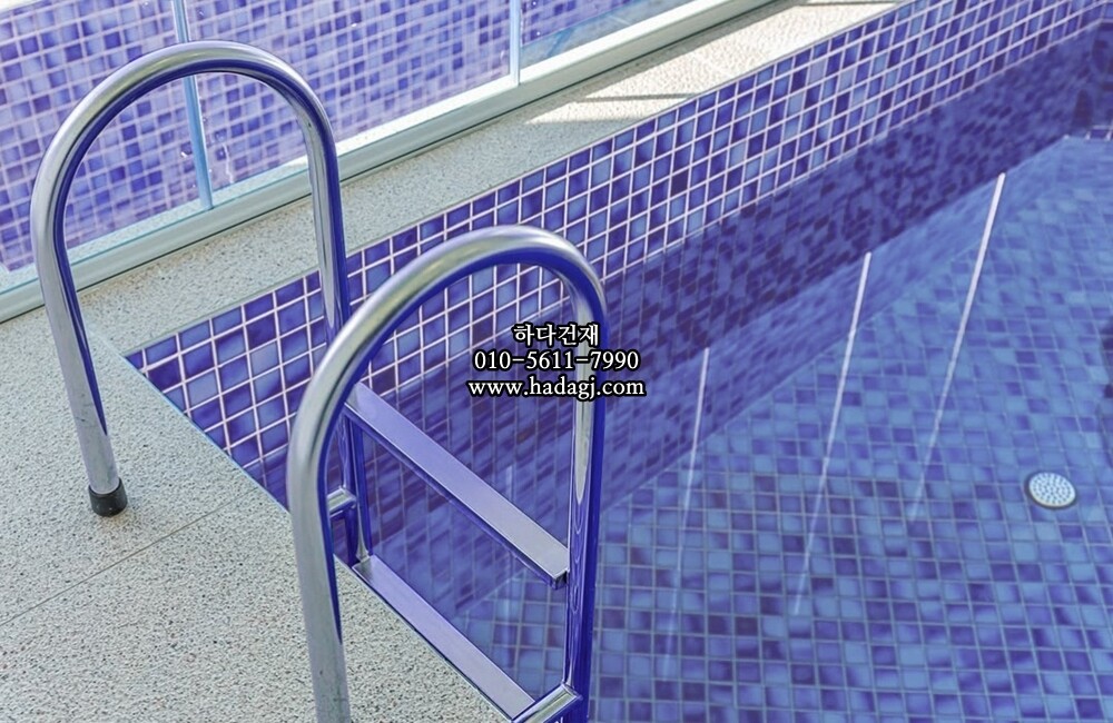 정사각 모자이크타일 48x48x5.5T 돌핀 블루 유광 자기질타일 DOLPHIN / 하다건재